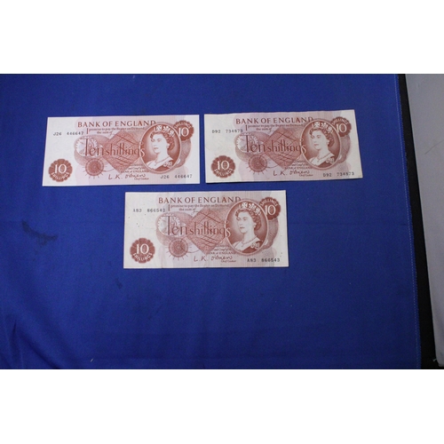 318 - SIX BANK OF ENGLAND TEN SHILLINGS' NOTES FEATURING QUEEN ELIZABETH II FIVE SIGNED BY CHIEF CASHIER L... 