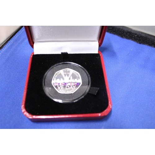 406 - A PROOF STERLING SILVER PIEDFORT 50P TO CELEBRATE VE DAY 75TH ANNIVERSARY IN A PRESENTATION BOX WITH... 