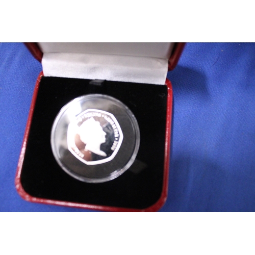 406 - A PROOF STERLING SILVER PIEDFORT 50P TO CELEBRATE VE DAY 75TH ANNIVERSARY IN A PRESENTATION BOX WITH... 