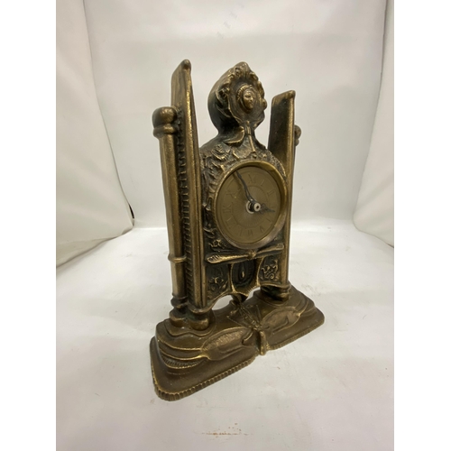 162 - A BATTERY OPERATED TABLE TOP BRASS MANTLE CLOCK - APPROXIMATLEY 25CM HIGH