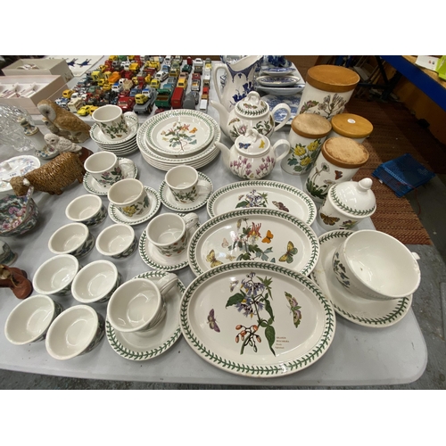 179 - A LARGE QUANTITY OF PORTMEIRION (APPROX 42 PIECES) 'BOTANIC GARDEN' TO INCLUDE DINNER PLATES, SERVIN... 