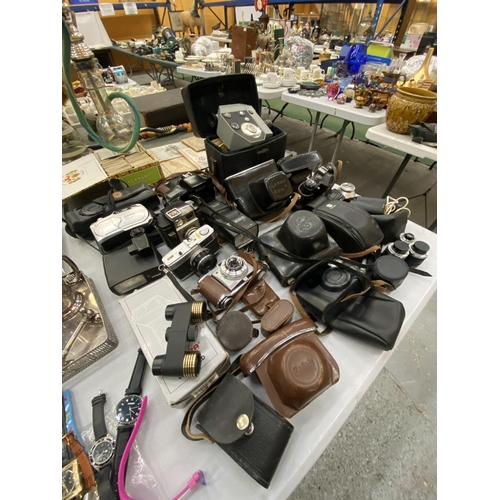 205 - A LARGE COLLECTION OF VINTAGE CAMERAS AND ACCESSORIES TO INCLUDE CANON, FUJIFILM, MINOLTA, ZENIT, OL... 