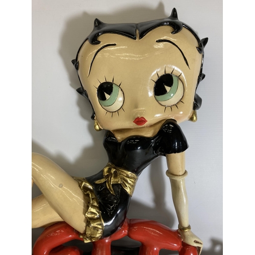 38 - A RARE VINTAGE BETTY BOOP WALL CLOCK