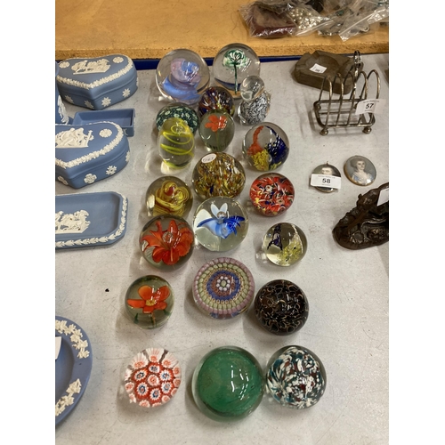 60 - A LARGE QUANTITY OF PAPERWEIGHTS