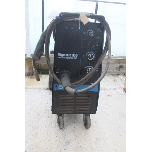 12 - MILLER HEAVY DUTY MIG WELDER IN WORKING ORDER  NO VAT