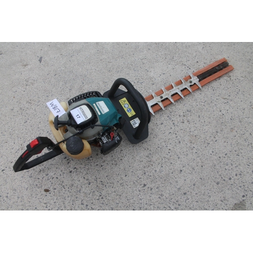 17 - MAKITA HEDGE CUTTER IN GOOD WORKING ORDER  NO VAT