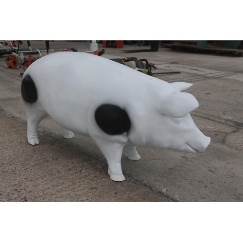 403 - PIG GARDEN STATUE  NO VAT