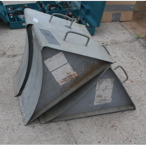 438 - 4 WHEEL CHOCKS  + VAT