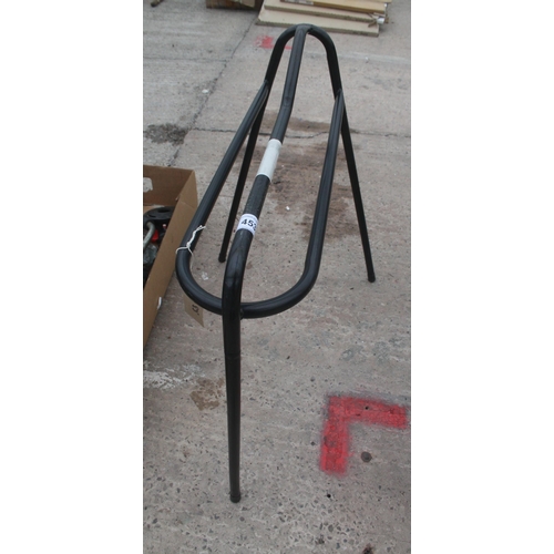 453 - BLACK SADDLE STAND 3 LEGS  NO VAT