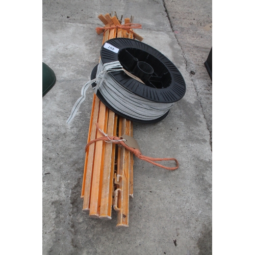 457 - ELECTRIC TAPE/ 10 POSTS  NO VAT