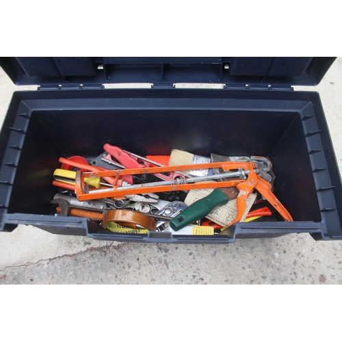 485 - BLACK PLASTIC TOOL BOX AND CONTENTS  NO VAT