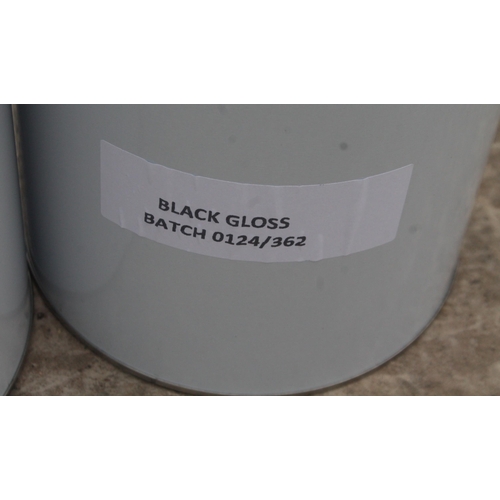 676 - 2 BLACK GLOSS PAINT 5L  + VAT