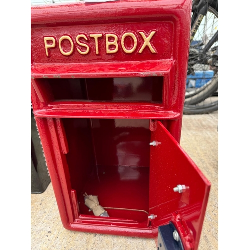 687 - POST BOX  + VAT