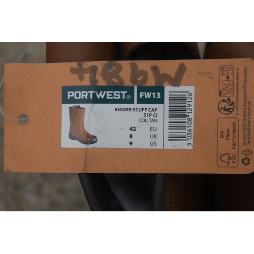 58 - NEW RIGGER BOOTS SIZE 8  NO VAT