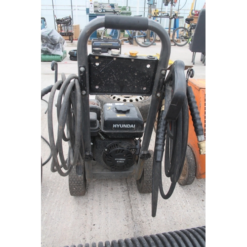 716 - HYUNDAI PETROL JET WASH - WORKING - NO VAT