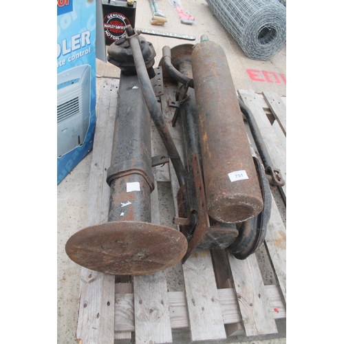 751 - 2 TRAILER JACKS  + VAT