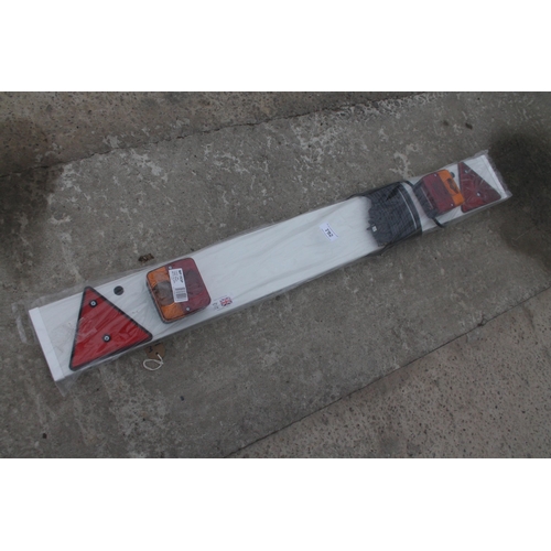 792 - NEW 4FT LIGHTING BOARD WITH 5M CABLE
NO VAT