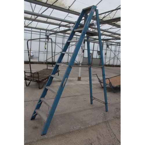 794 - STEP LADDERS  NO VAT