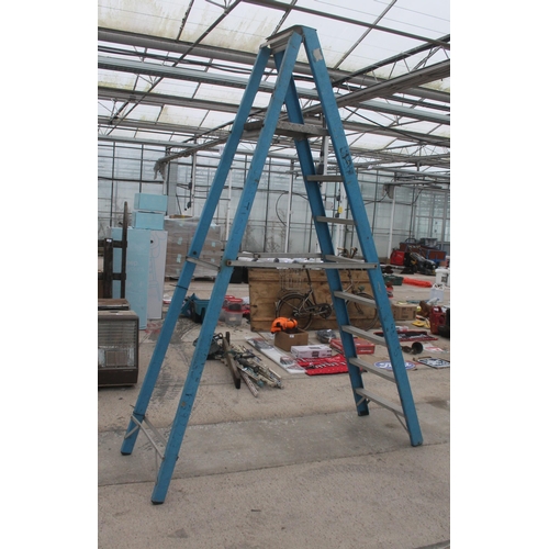 794 - STEP LADDERS  NO VAT