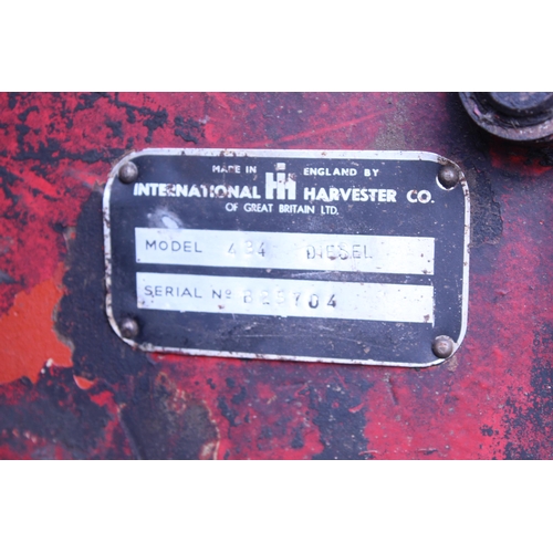 199 - INTERNATIONAL 434 2WD TRACTOR GOOD RUNNER  LOG BOOK  VRM 468H -  NO VAT