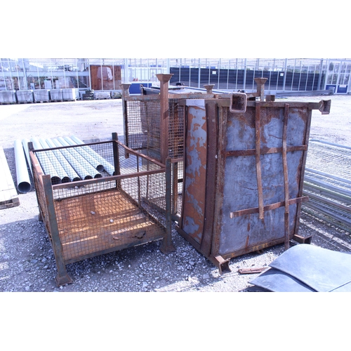 921 - 4 STACKABLE STILLAGES  + VAT