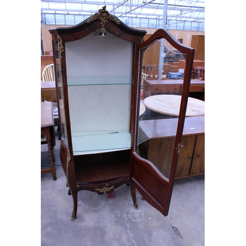 2562 - A CONTINENTAL MARQUETRY INLAID DISPLAY CABINET WITH APPLIED METALWARE DECORATION, 29