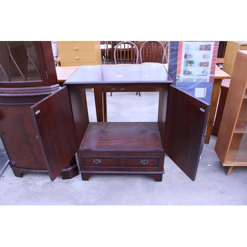 2956 - A MAHOGANY CORNER CUPBOARD AND A CABINET