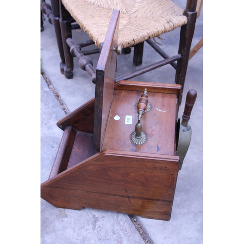 2974 - A VICTORIAN MAHOGANY PURDONIUM WITH BRASS HANDLES AND SHOVEL