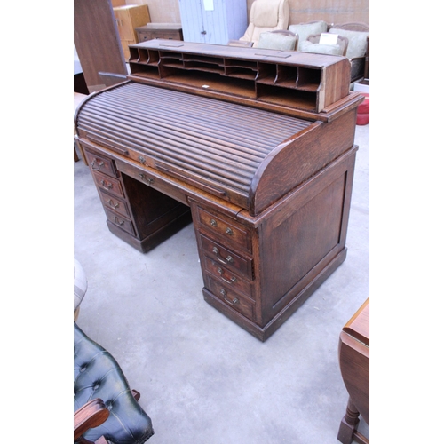 2925 - AN EARLY 20TH CENTURY OAK ROLL-TOP DESK, 60