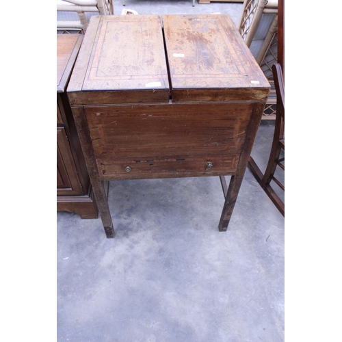 2930 - AN EDWARDIAN MAHOGANY AND INLAID VANITY TABLE WITH MIRRORED FOLD-OUT TOP AND A SINGLE DRAWER