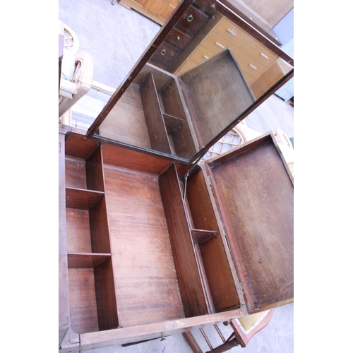 2930 - AN EDWARDIAN MAHOGANY AND INLAID VANITY TABLE WITH MIRRORED FOLD-OUT TOP AND A SINGLE DRAWER