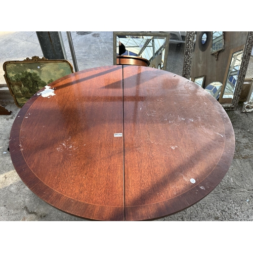 2940A - A MAHOGANY PEDESTAL DINING TABLE, 43