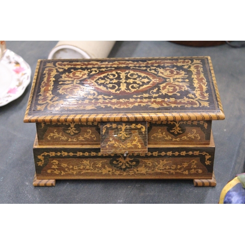 256 - AN INLAID VINTAGE JEWELLERY BOX