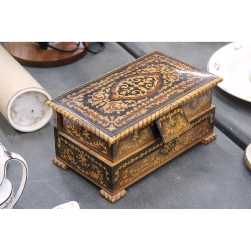 256 - AN INLAID VINTAGE JEWELLERY BOX