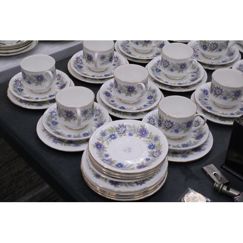 260 - A PARAGON 'CHERWELL' TEASET TO INCLUDE A TEAPOT, CREAM JUG, SUGAR BOWL, CAKE PLATE, CUPS, SAUCERS AN... 