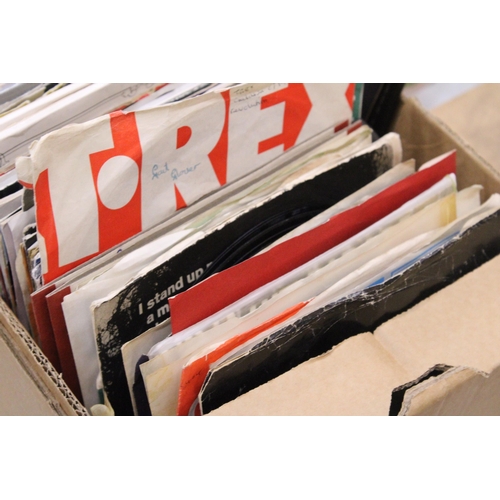 266 - A LARGE COLLECTION OF VINYL SINGLES TO INCLUDE T-REX, CILLA BLACK, QUEEN, MANFRED MANN, ETC