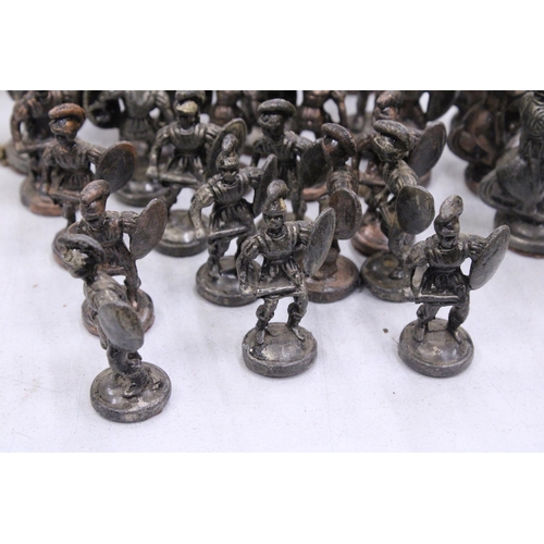 281 - A FULL SET OF THIRTY TWO METAL, ROMAN THEMED CHESS PIECES