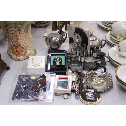 294 - A MIXED LOT OF SMALL COLLECTABLES TO INCLUDE PEWTER, A SILVER COLOURED CERAMIC SUGAR BOWL AND CREAM ... 