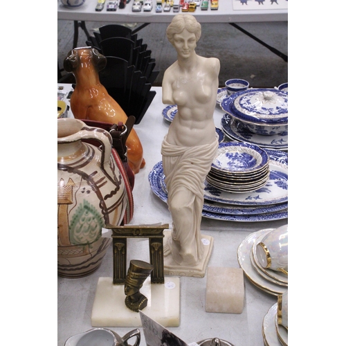 295 - A HEAVY 'VENUS DE MILO' SCULPTURE, HEIGHT APPROX 45CM PLUS A BRASS EGYPTIAN PHAROAH'S BUST AND TEMPL... 