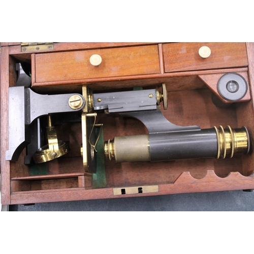 74 - AN EARLY 20TH CENTURY, STUDENT'S BRASS AND BLACK FINISH METAL MONOCULAR MICROSCOPE