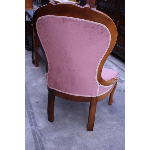 3034 - A VICTORIAN STYLE BUTTON BACK SPOON BACK CHAIR