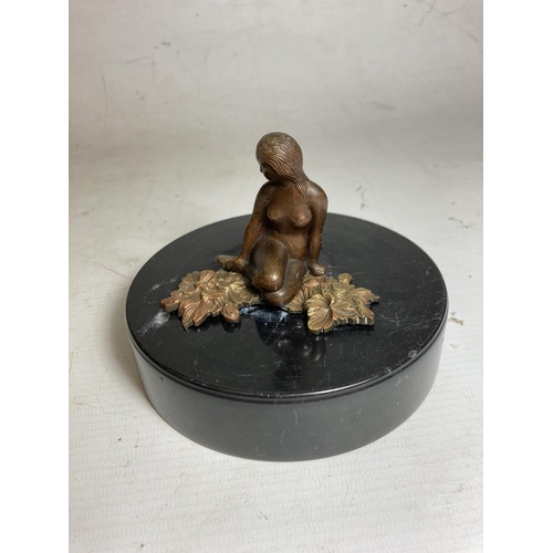 37 - A BRONZE EFFECT NUDE ON A MARBLE BASE