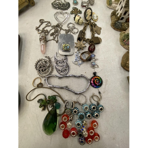 216 - A MIXED LOT OF COSTUME JEWELLERY TO INCLUDE PANDORA STYLE BEADS SOME STAMPED 925, EARRINGS, RINGS, P... 