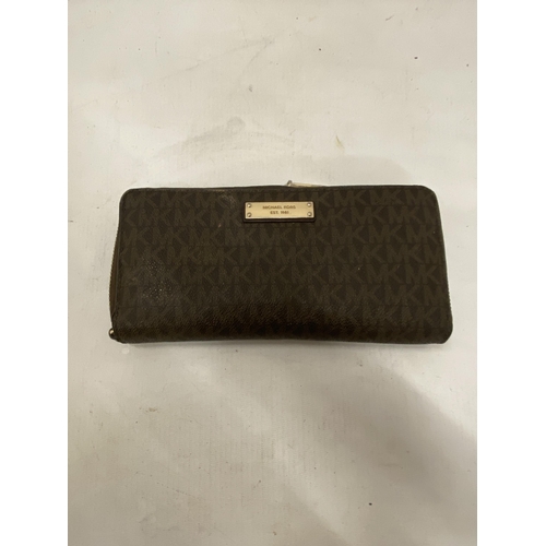 218 - A GENUINE MICHAEL KORS PURSE/WALLET