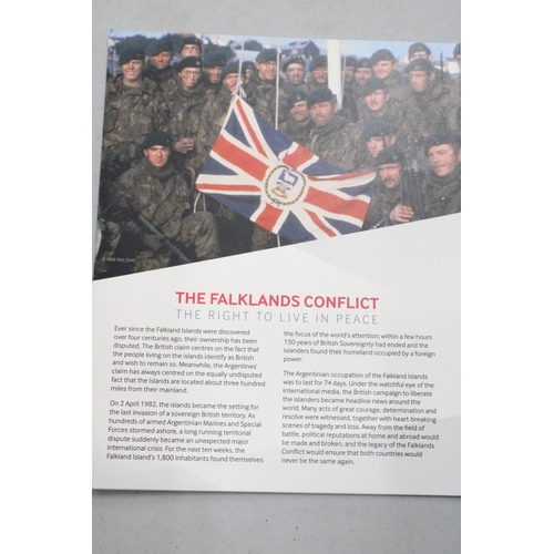 426 - A LONDON MINT PRESENTATION PACK THE FALKLANDS CONFLICT THE RIGHT TO LIVE IN PEACE CONTAINING A 40TH ... 