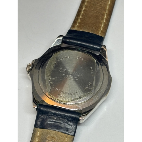 655 - A SEKONDA QUARTZ WRIST WATCH WITH LEATHER STRAP