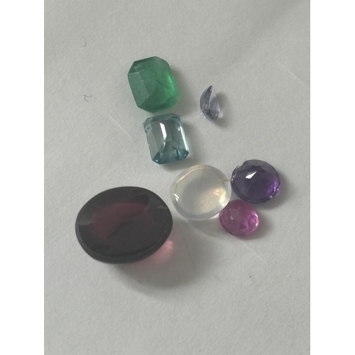 716 - A QUANTITY OF GEMSTONES TO INCLUDE RUBY, TOURMALINE, AMETHYST, TOPAZ ETC TOTAL WEIGHT 11.5 CARATS. T... 