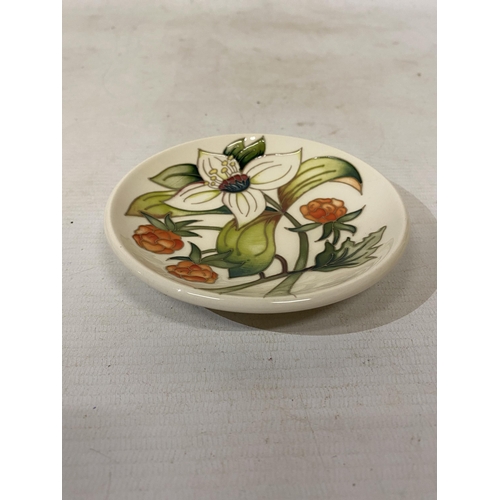 810 - A MOORCROFT COASTER COLD HUNTER