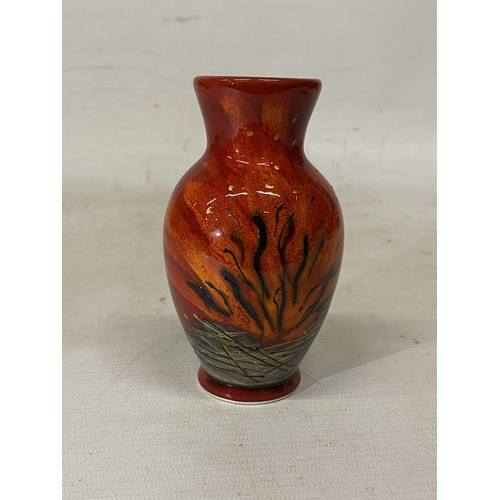 813 - AN ANITA HARRIS BONFIRE VASE SIGNED IN GOLD