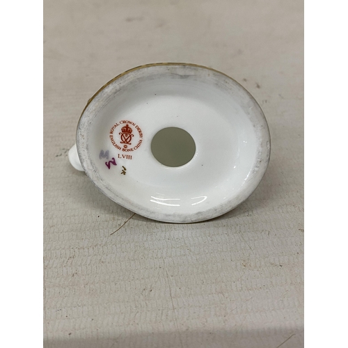 826 - A ROYAL CROWN DERBY PIGLET (FIRST QUALITY)